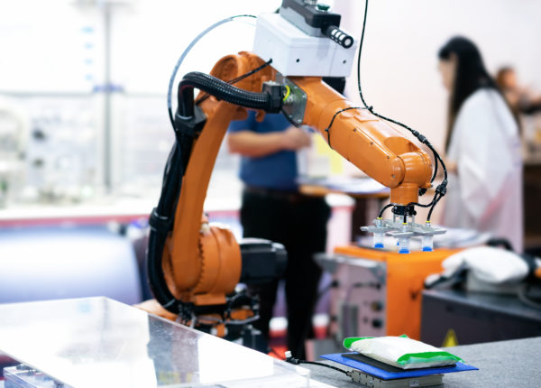 Robotic arm in a lab